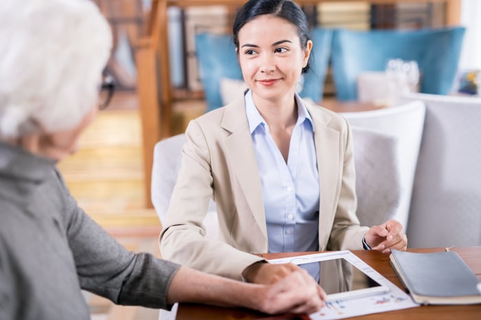 What information do I need to provide when making a home insurance claim?